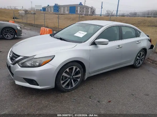 1N4AL3AP4HC110638 2017 NISSAN ALTIMA - Image 2