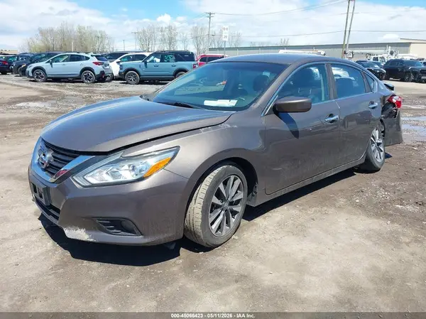 1N4AL3AP4HC111143 2017 NISSAN ALTIMA - Image 2
