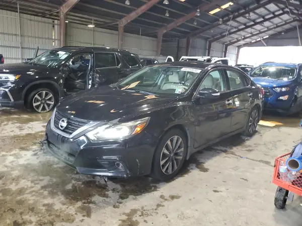 1N4AL3AP4HC121770 2017 NISSAN ALTIMA - Image 1
