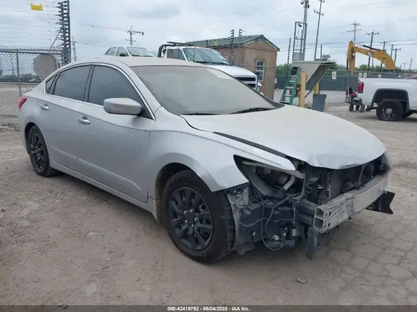 1N4AL3AP4HC122126 2017 NISSAN ALTIMA - Image 1