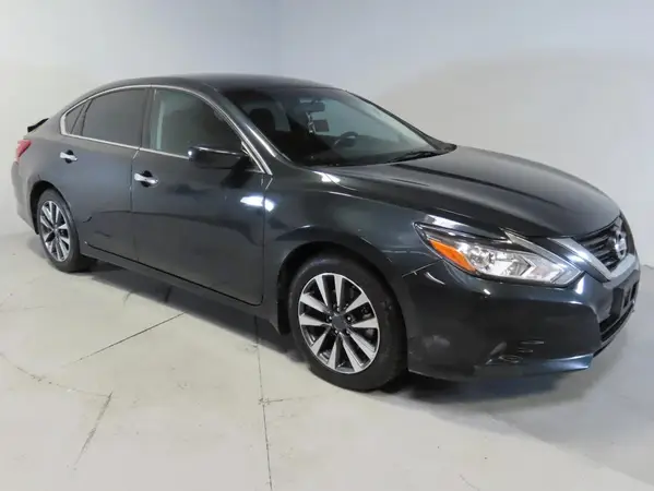 1N4AL3AP4HC122529 2017 NISSAN ALTIMA - Image 1