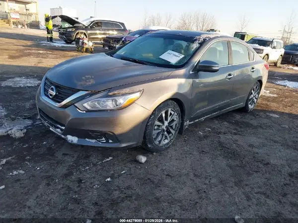 1N4AL3AP4HC124054 2017 NISSAN ALTIMA - Image 2