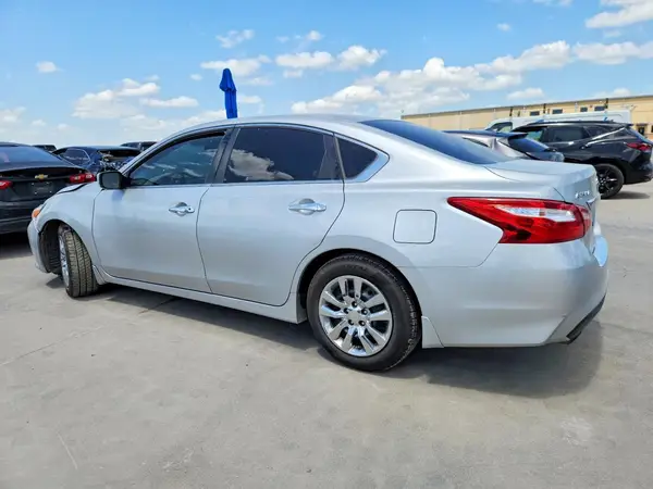 1N4AL3AP4HC124832 2017 NISSAN ALTIMA - Image 2