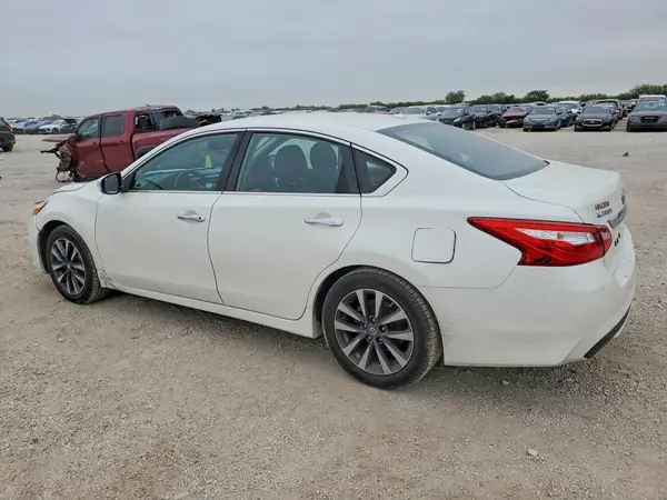 1N4AL3AP4HC125172 2017 NISSAN ALTIMA - Image 2