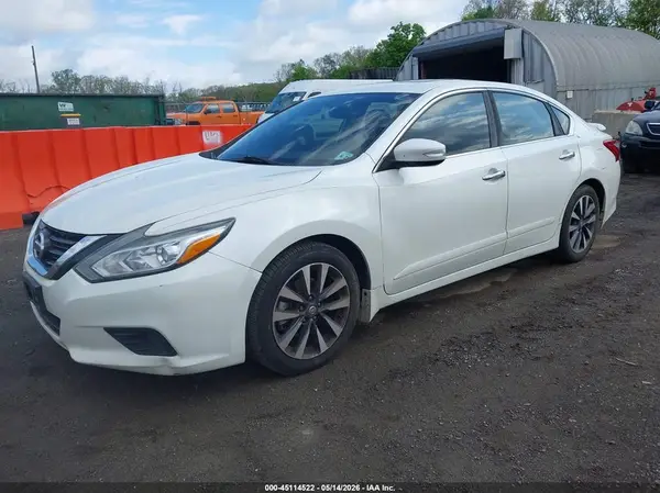 1N4AL3AP4HC126970 2017 NISSAN ALTIMA - Image 2