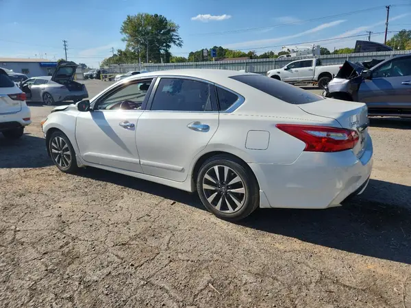 1N4AL3AP4HC127696 2017 NISSAN ALTIMA - Image 2
