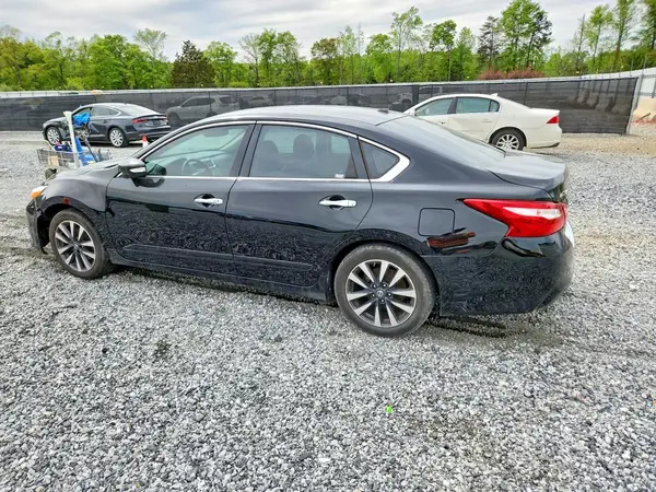 1N4AL3AP4HC128105 2017 NISSAN ALTIMA - Image 2