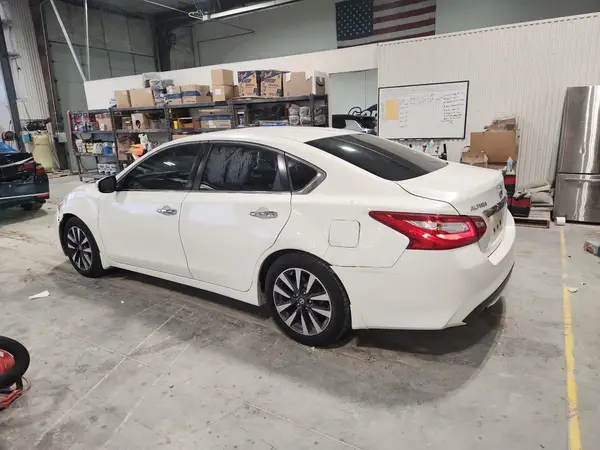 1N4AL3AP4HC128511 2017 NISSAN ALTIMA - Image 2