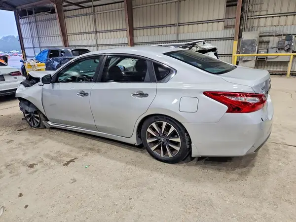1N4AL3AP4HC129139 2017 NISSAN ALTIMA - Image 2