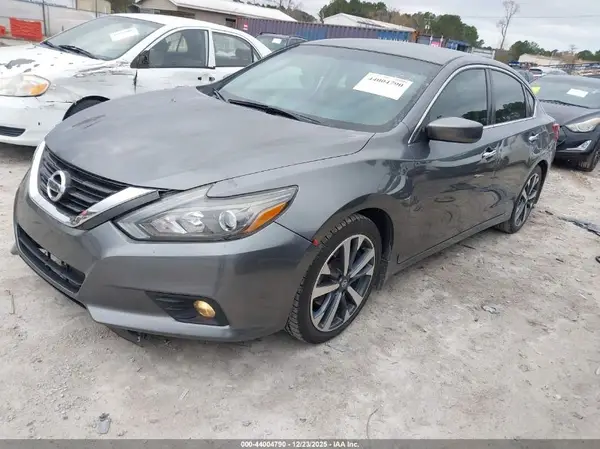 1N4AL3AP4HC130324 2017 NISSAN ALTIMA - Image 2