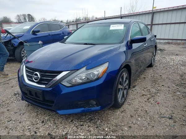 1N4AL3AP4HC132784 2017 NISSAN ALTIMA - Image 2