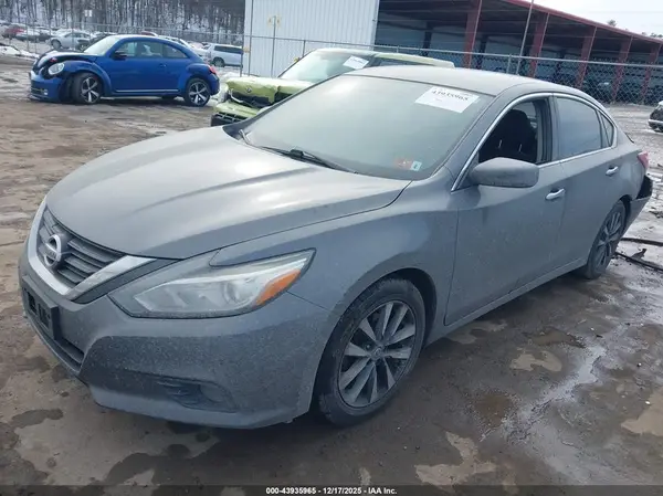 1N4AL3AP4HC133255 2017 NISSAN ALTIMA - Image 2