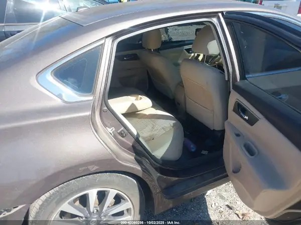 1N4AL3AP4HC137502 2017 NISSAN ALTIMA - Image 8