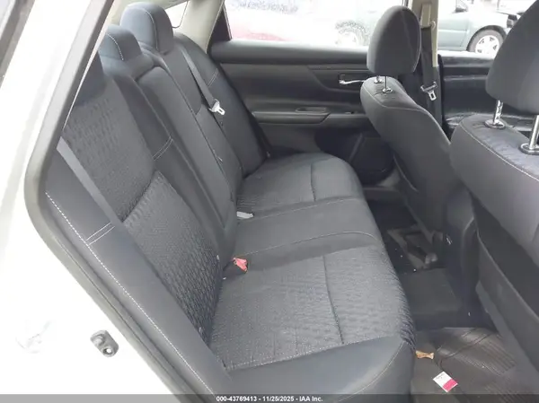 1N4AL3AP4HC138875 2017 NISSAN ALTIMA - Image 8