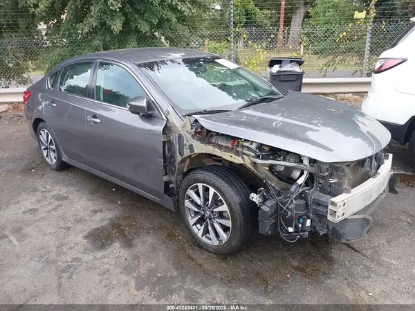 1N4AL3AP4HC139184 2017 NISSAN ALTIMA - Image 1