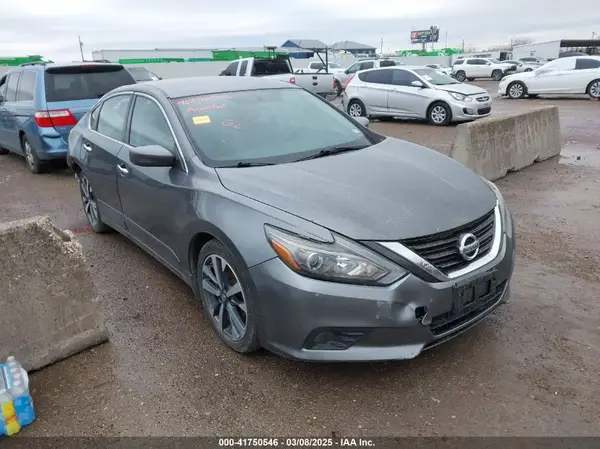 1N4AL3AP4HC141999 2017 NISSAN ALTIMA - Image 1