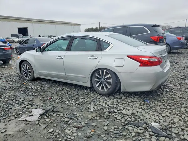 1N4AL3AP4HC157992 2017 NISSAN ALTIMA - Image 2