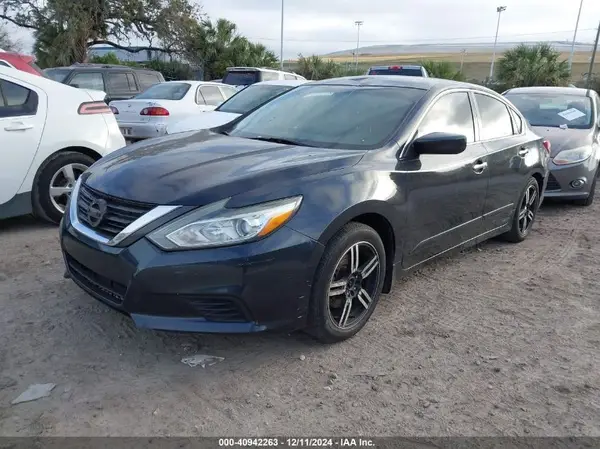 1N4AL3AP4HC159628 2017 NISSAN ALTIMA - Image 2