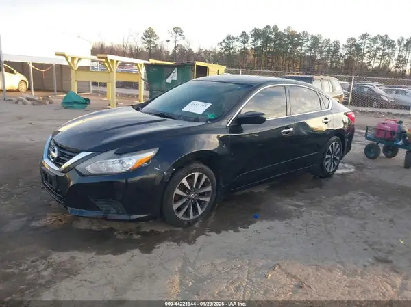 1N4AL3AP4HC162612 2017 NISSAN ALTIMA - Image 2