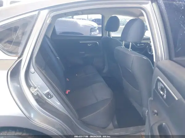 1N4AL3AP4HC168975 2017 NISSAN ALTIMA - Image 8