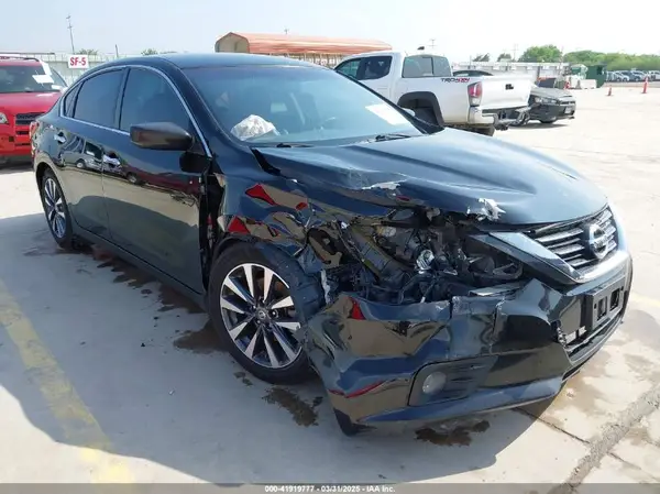 1N4AL3AP4HC171083 2017 NISSAN ALTIMA - Image 1