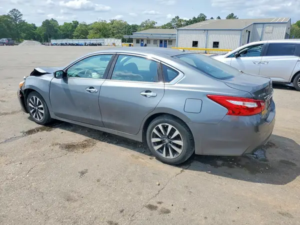 1N4AL3AP4HC175747 2017 NISSAN ALTIMA - Image 2