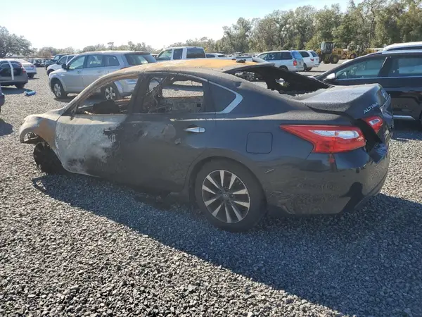 1N4AL3AP4HC177370 2017 NISSAN ALTIMA - Image 2