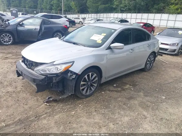 1N4AL3AP4HC178826 2017 NISSAN ALTIMA - Image 2