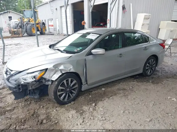 1N4AL3AP4HC178924 2017 NISSAN ALTIMA - Image 2