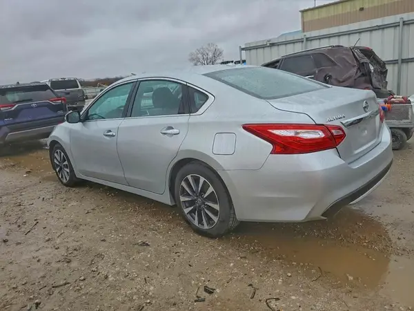 1N4AL3AP4HC179703 2017 NISSAN ALTIMA - Image 2