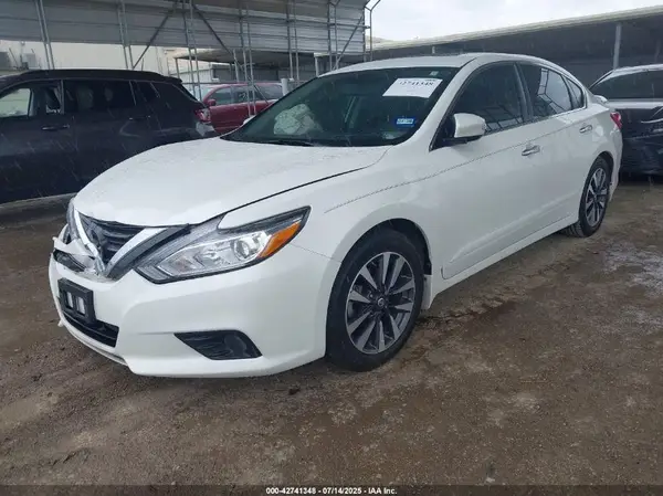 1N4AL3AP4HC182021 2017 NISSAN ALTIMA - Image 2