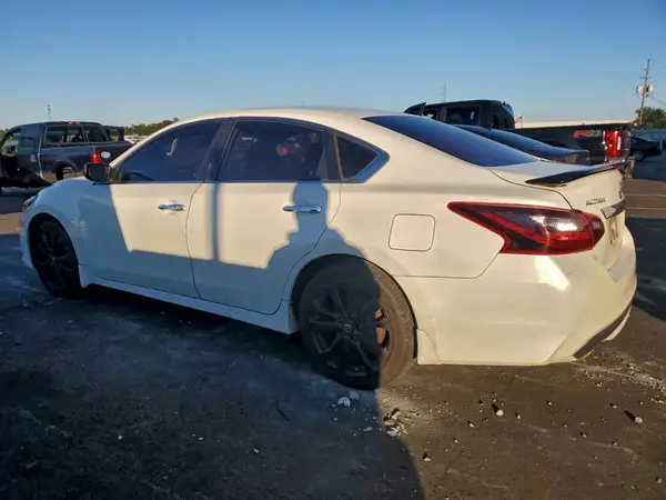 1N4AL3AP4HC184660 2017 NISSAN ALTIMA - Image 2