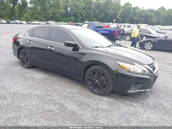 1N4AL3AP4HC195397 2017 NISSAN ALTIMA - Image 1