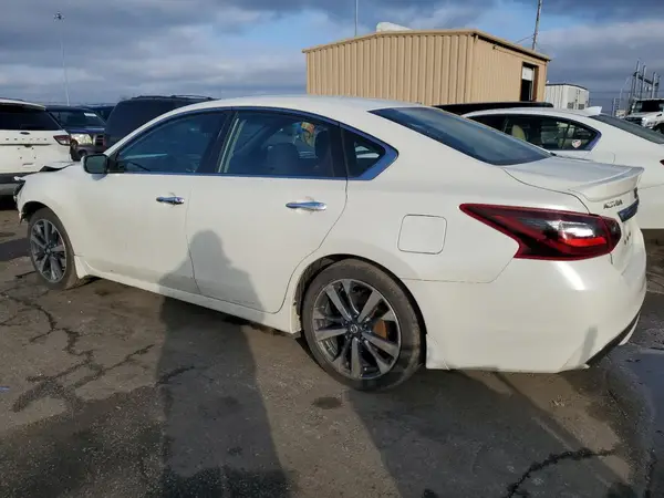 1N4AL3AP4HC196890 2017 NISSAN ALTIMA - Image 2