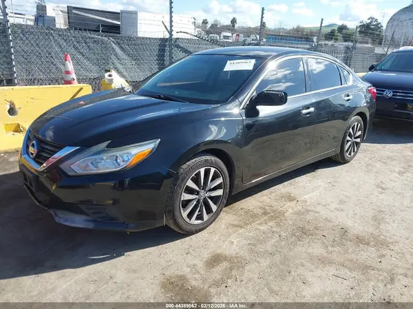 1N4AL3AP4HC200338 2017 NISSAN ALTIMA - Image 2