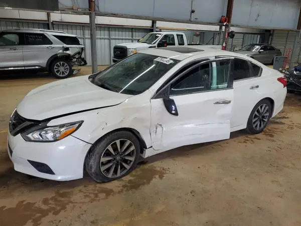 1N4AL3AP4HC209945 2017 NISSAN ALTIMA - Image 1