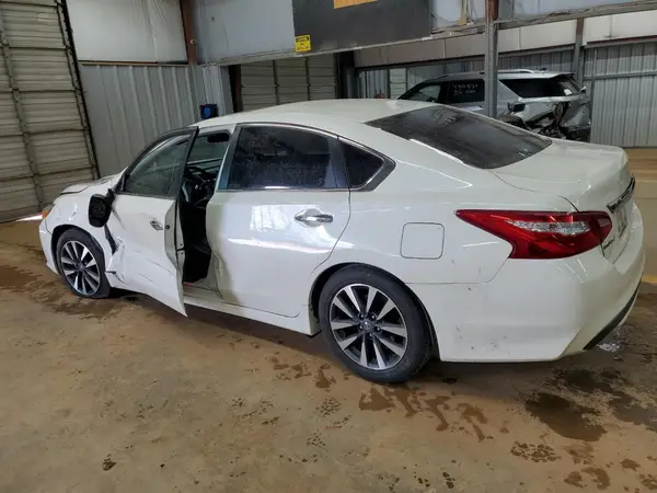 1N4AL3AP4HC209945 2017 NISSAN ALTIMA - Image 2