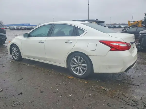 1N4AL3AP4HC213025 2017 NISSAN ALTIMA - Image 2
