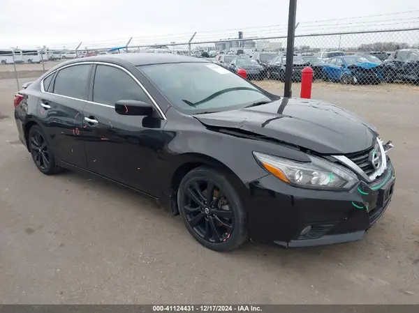 1N4AL3AP4HC217060 2017 NISSAN ALTIMA - Image 1