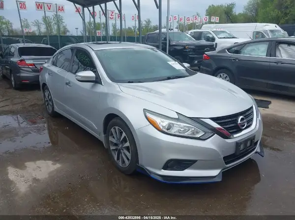 1N4AL3AP4HC220833 2017 NISSAN ALTIMA - Image 1