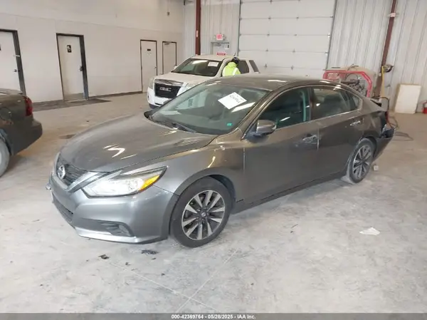 1N4AL3AP4HC223070 2017 NISSAN ALTIMA - Image 2