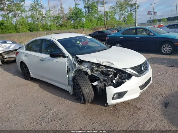1N4AL3AP4HC231332 2017 NISSAN ALTIMA - Image 1