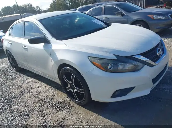 1N4AL3AP4HC233937 2017 NISSAN ALTIMA - Image 1