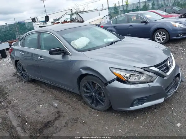 1N4AL3AP4HC234943 2017 NISSAN ALTIMA - Image 1