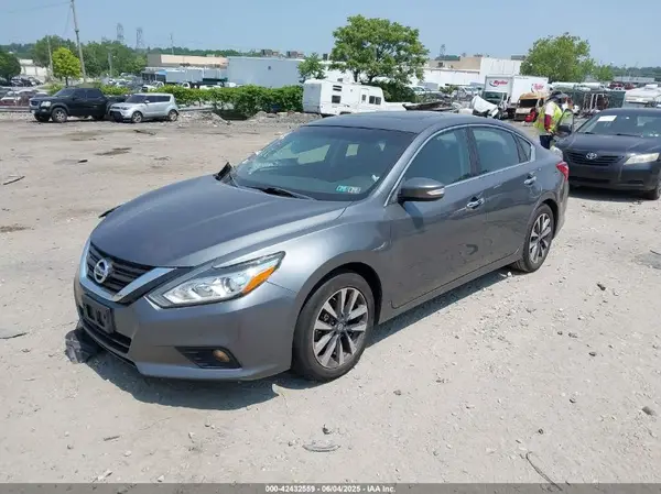 1N4AL3AP4HC238877 2017 NISSAN ALTIMA - Image 2