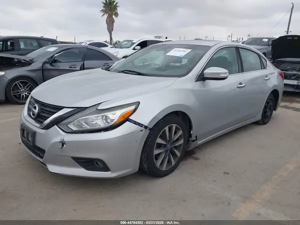 1N4AL3AP4HC239382 2017 NISSAN ALTIMA - Image 2