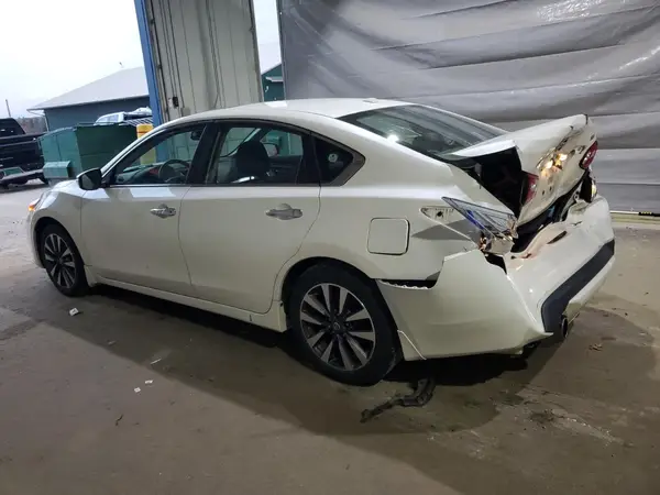 1N4AL3AP4HC240130 2017 NISSAN ALTIMA - Image 2