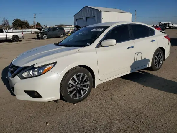 1N4AL3AP4HC241987 2017 NISSAN ALTIMA - Image 1