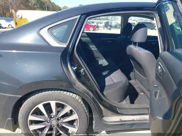 1N4AL3AP4HC242637 2017 NISSAN ALTIMA - Image 8