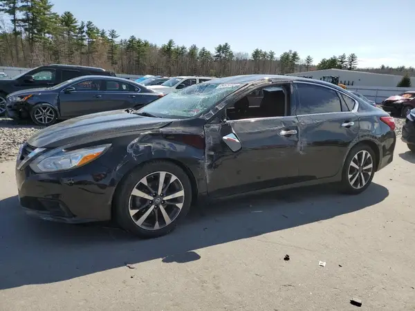1N4AL3AP4HC245151 2017 NISSAN ALTIMA - Image 1